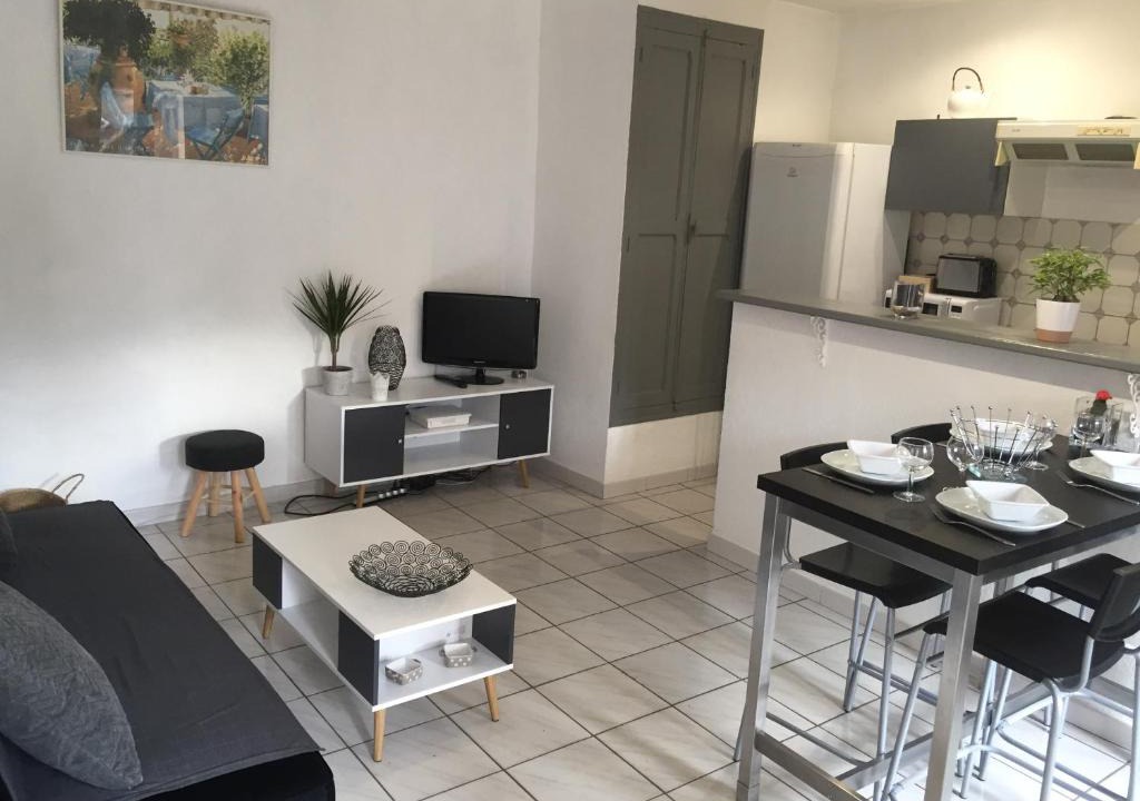 Vedene Apartment | T2 avec TERRASSE, CLIM , box fibre