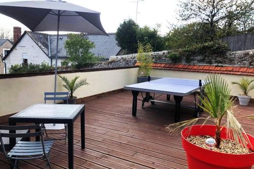 Azay-le-Rideau Apartment | T2 avec terrasse, table de Ping-pong, parking privé au centre d'Azay