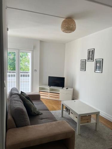 Charleville-Mezieres Apartment | T2 Bayard - Quartier Mézières - 1 chambre -1 terrasse