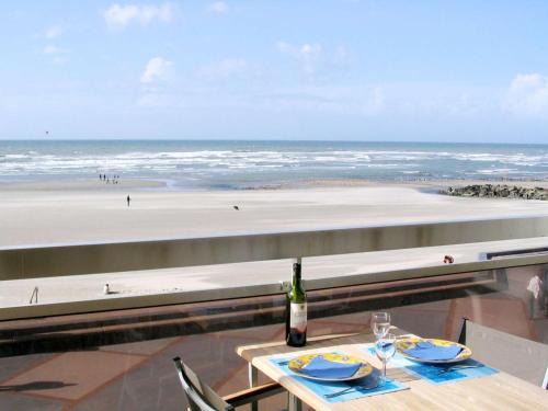 Wimereux Apartment | T2 Cabine avec Balcon et WIFI sur la Digue de Wimereux - FR-1-675-39