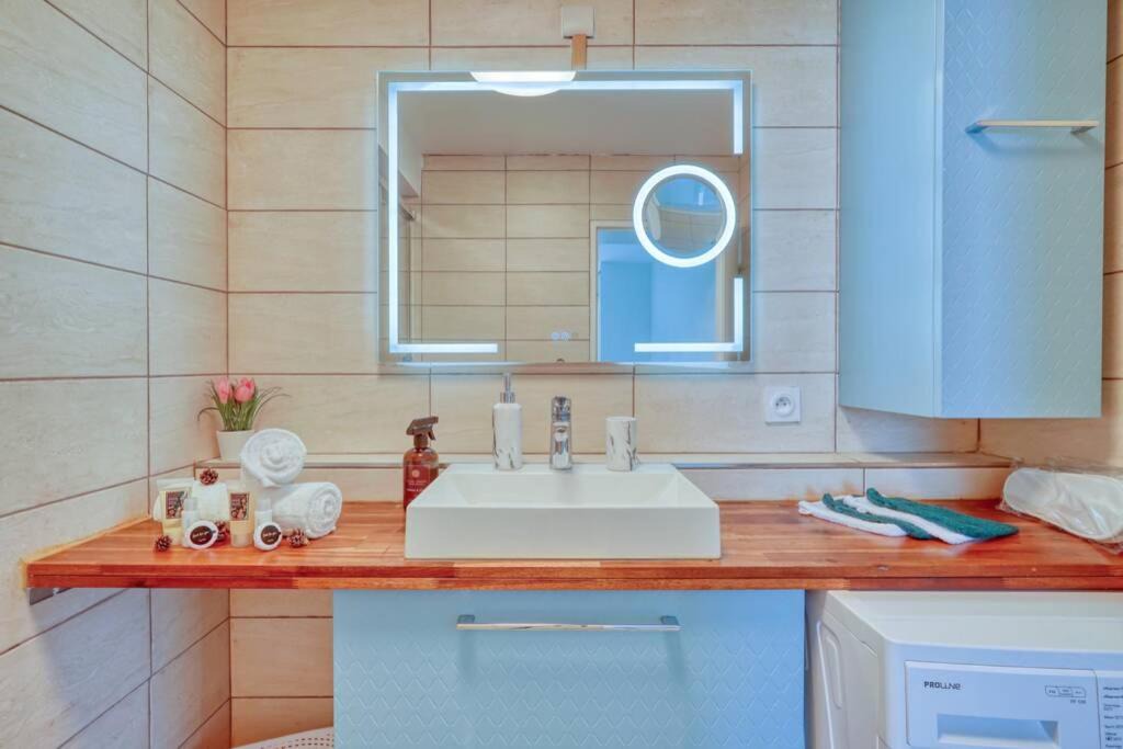 Vitry-sur-Seine Apartment | T2 LUXE proche PARIS TERRASSE PARKING PRIVE