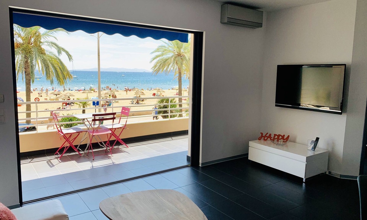 Le Lavandou Apartment | T2 Sea Front 2pers