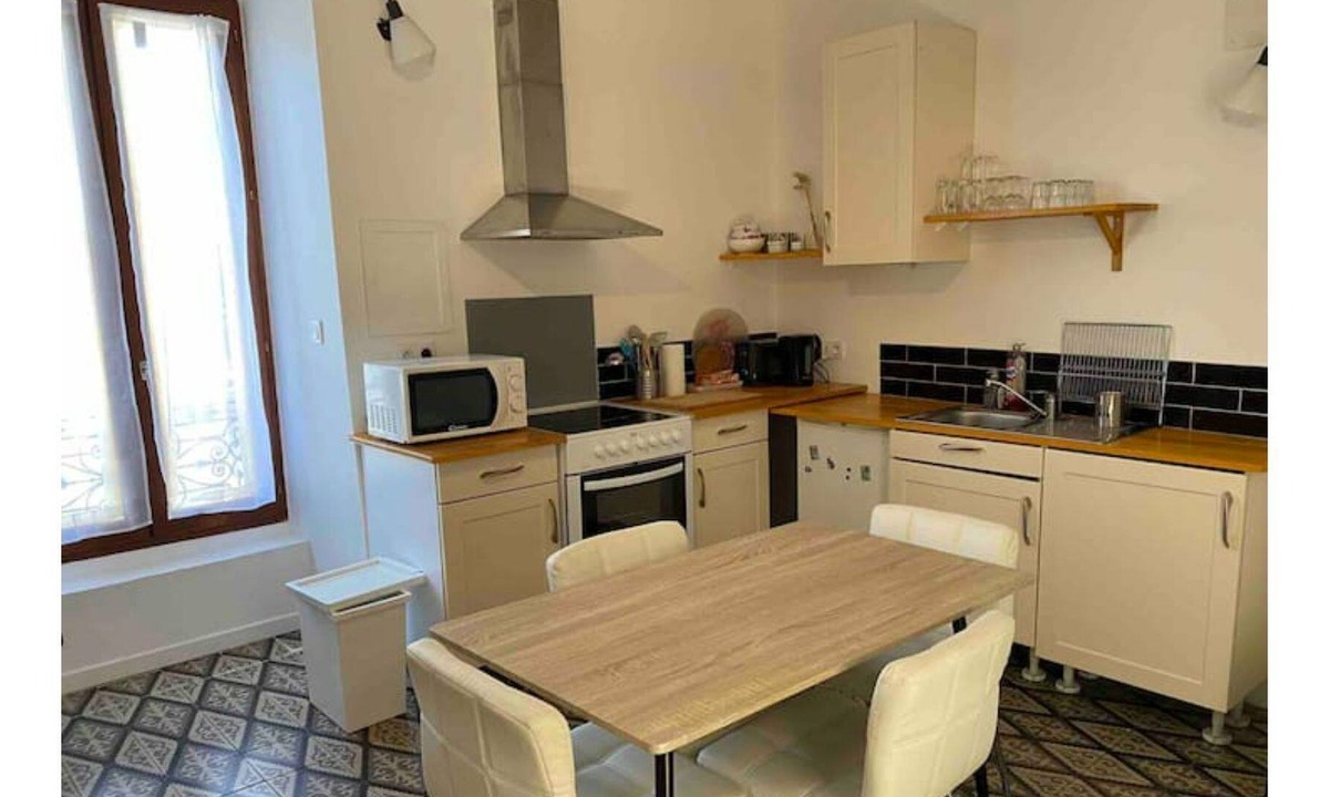 Saint-Thibery Apartment | T2 sunny and air-conditioned