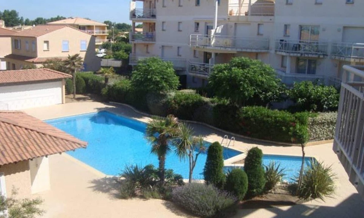 Valras-Plage Apartment | T2 with Pool, Terrace & Parking