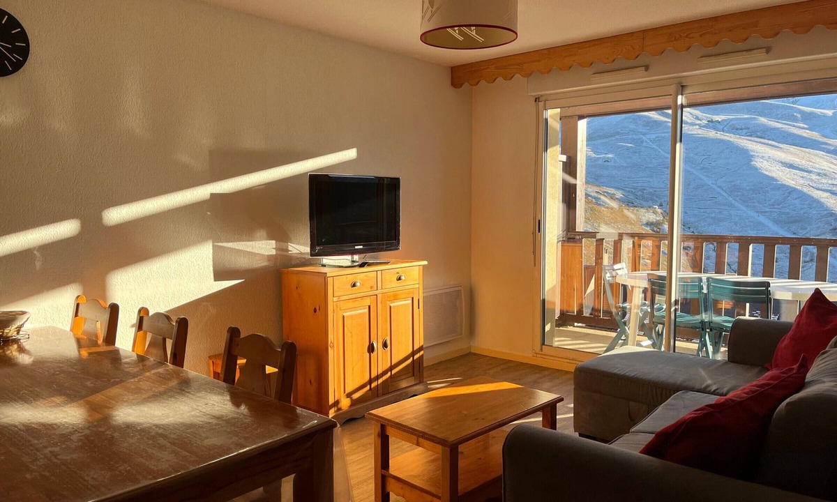 Gouaux-de-Larboust Apartment | T3 Apartment 8 pers - Near slopes, pool, free shuttle, pets allowed