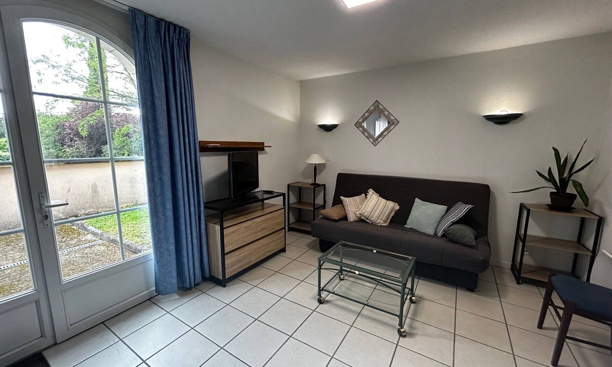 La Roche-Posay Apartment | T3 Apartment with pool and WIFI near the Thermal Baths