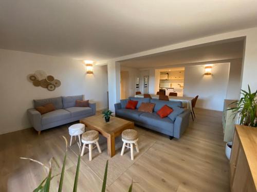 Homps Apartment | T3 bis bord du canal du midi piscine