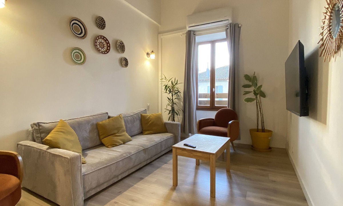 Homps Apartment | T3 Bord Canal du Midi, Piscine