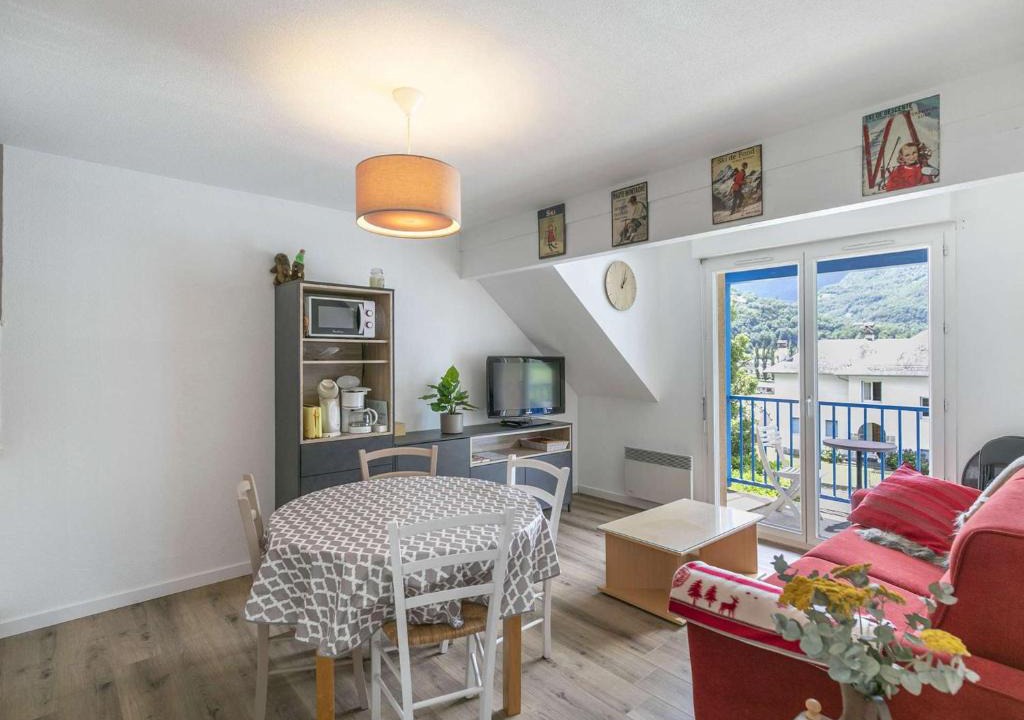 Esquieze-Sere Apartment | T3 calme, 6 pers, terrasse, tout équipé - FR-1-402-117
