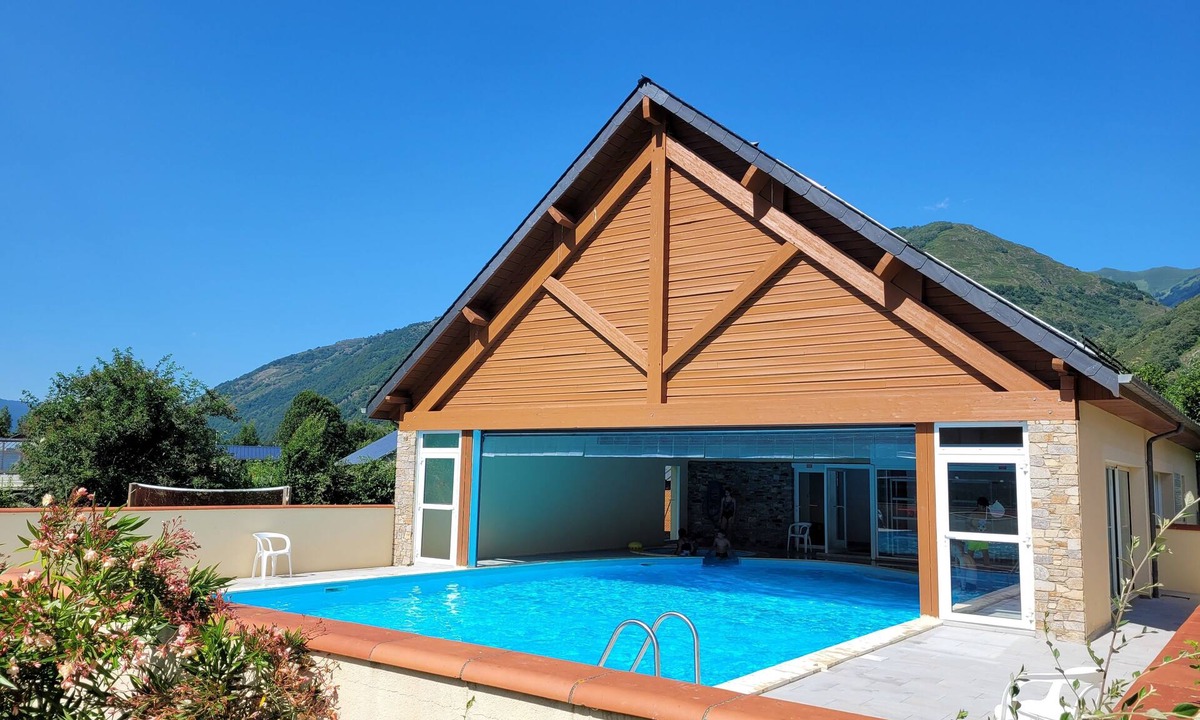 Bagneres-de-Luchon Apartment | T3 garden apartment in residence