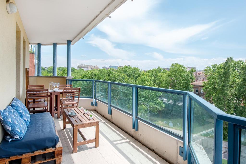 Minimes - Barriere de Paris Apartment | T3 - Grand Balcon vue canal - A 3 pas de la Gare