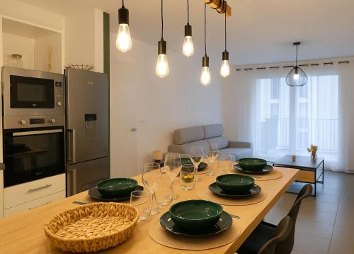 Saint-Jean-de-Vedas Apartment | T3 moderne-Parking&Terrasse à 5 min de Montpellier