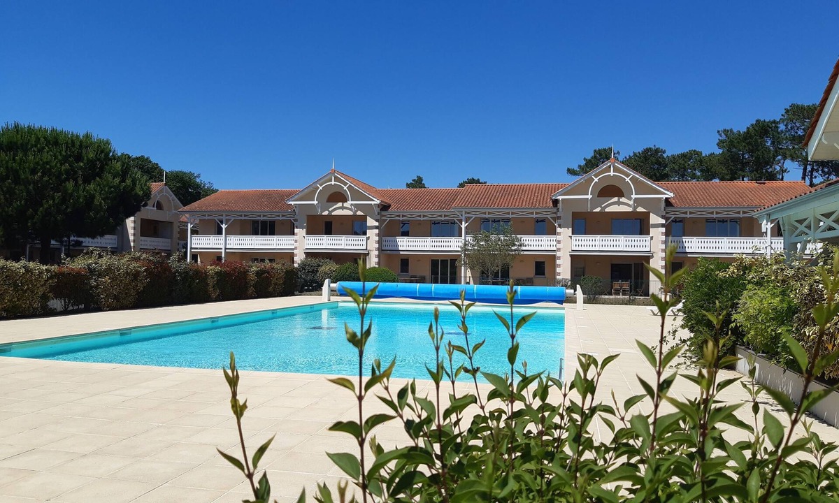 Soulac-sur-Mer Apartment | T3 Résid 3 * pool tennis sauna 10mn beaches