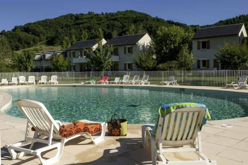 Saint-Geniez-d'Olt Apartment | T3 village goelia rez de jardin