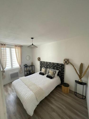 Anatole France Apartment | T4 Lumineux proche Centre Ville Narbonne & Des Grands Buffets 2 étoiles