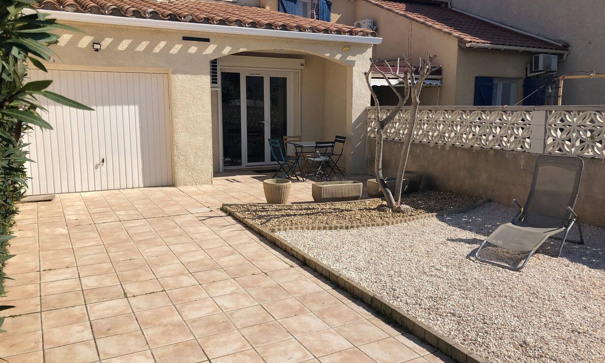Port-la-Nouvelle Villa | T5 House 110m² with enclosed garden, near beach, pets allowed, parking