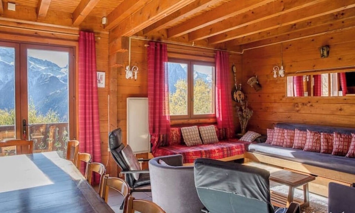 Les Abrets en Dauphine Villa | Ta Muzelle et Nous - Cosy chalet for 14 people in Les 2 Alpes