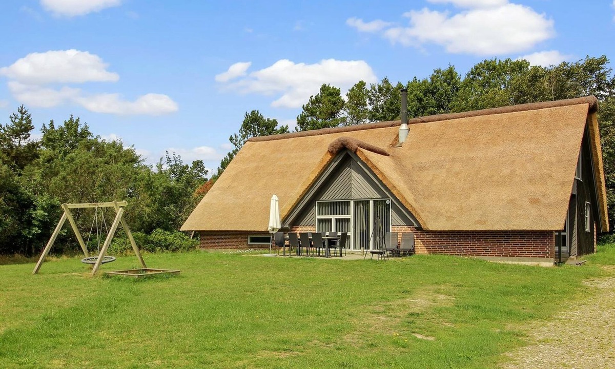 Henne House | "Tabithe" - 2.2km from the sea by Interhome