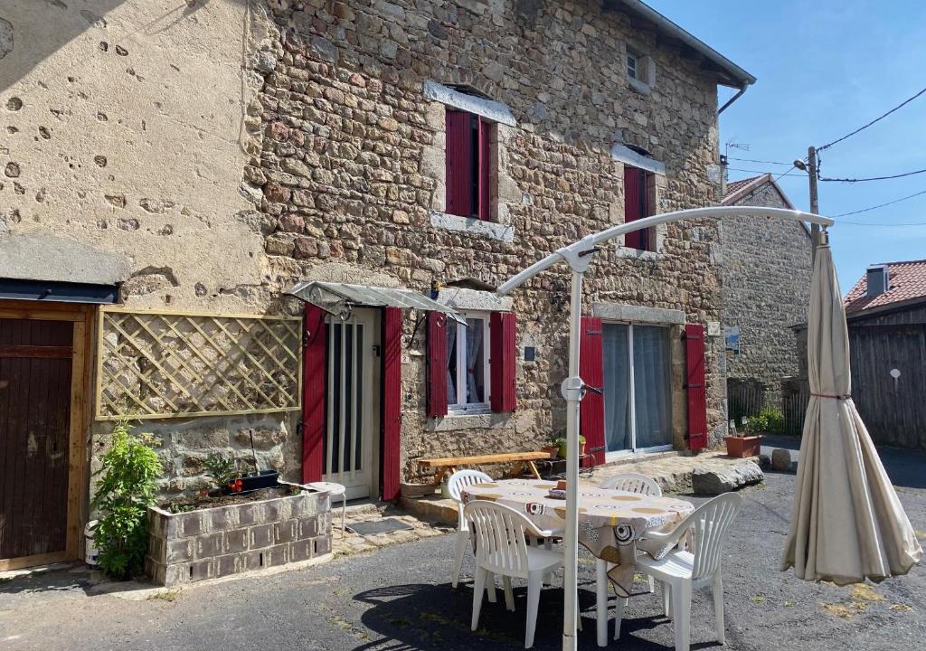 Bellevue-la-Montagne Bed & Breakfast | TABLE D'HOTES chez Dany Maomaow et Garfield