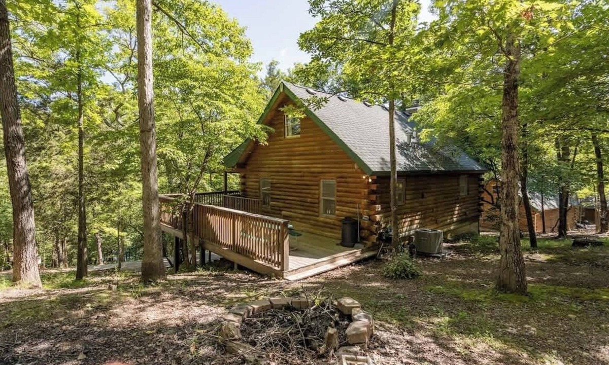 Shell Knob Cabin | Table Rock Lake Cabin - The Oaks #5 with Lake Access & Hot Tub