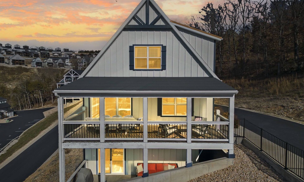 Table Rock House | Table Rock Lake views, Indoor & Outdoor Cmty Pools