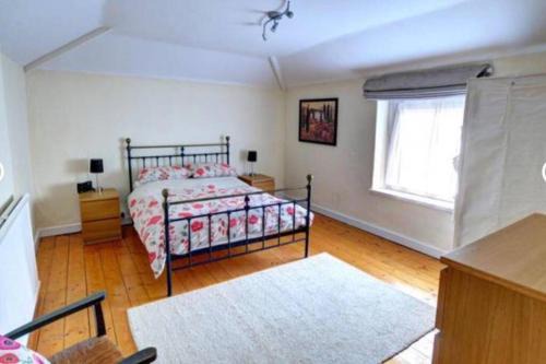 Taff's Well House | Taffs Well Cottage