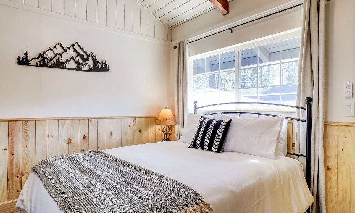 Sierra Tract Hotel | Tahoe Mountain Inn #4