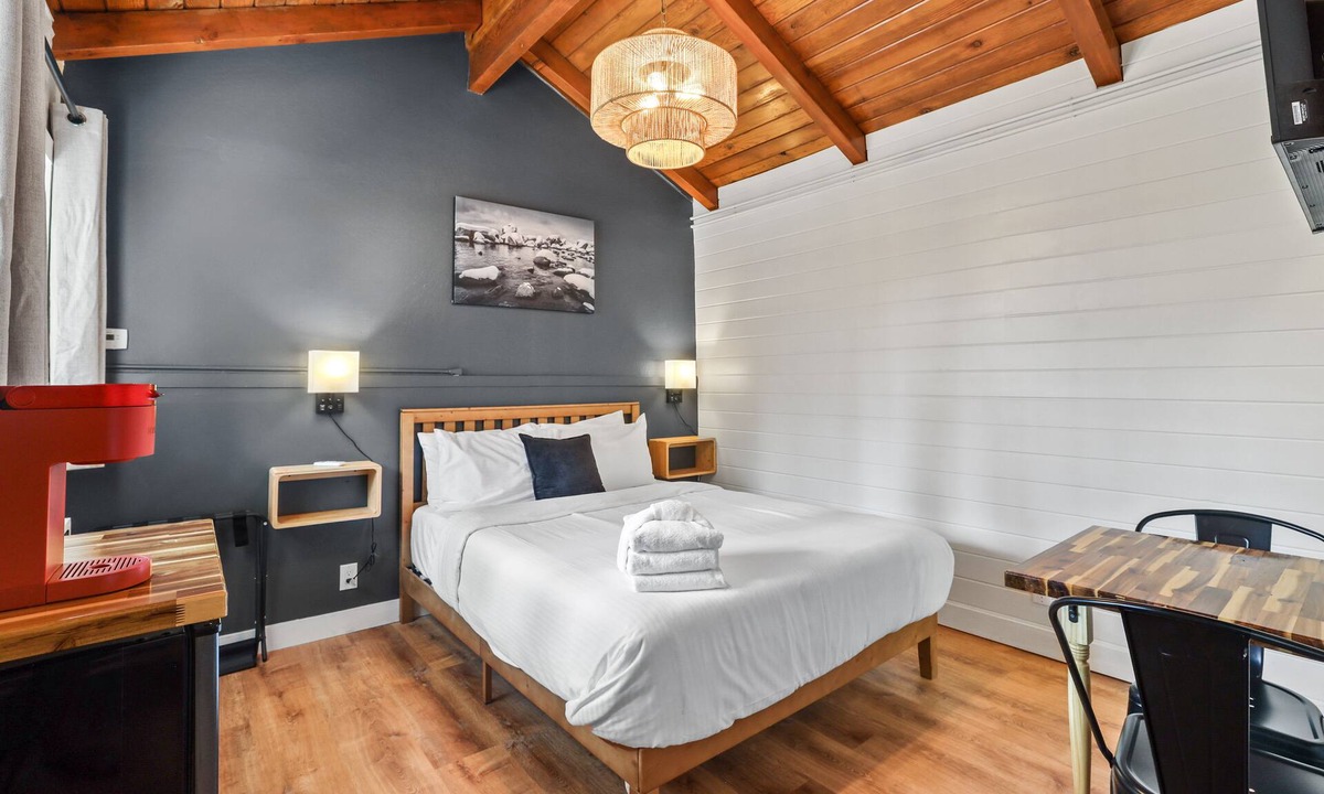 Sierra Tract Apartment | Tahoe Mountain Inn #24