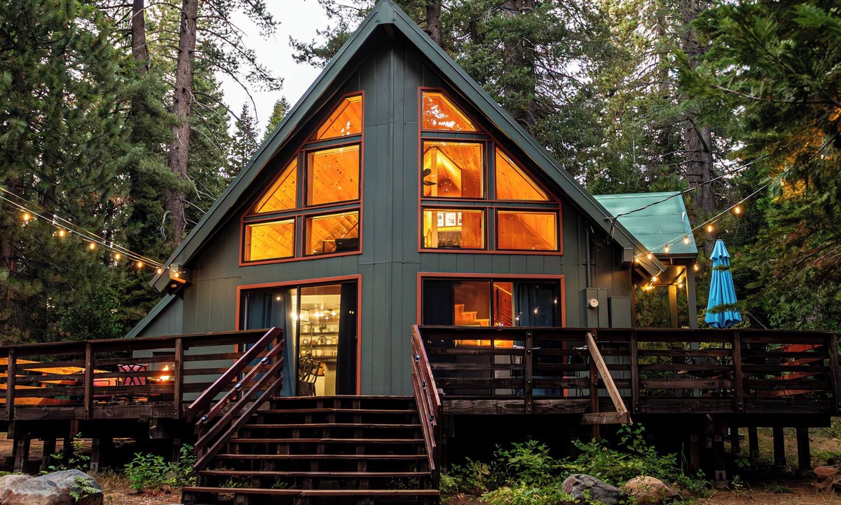 Alta Cabin | Tahoe National Forest, Dog-Friendly, Game Room, Large Deck, Centrally Located