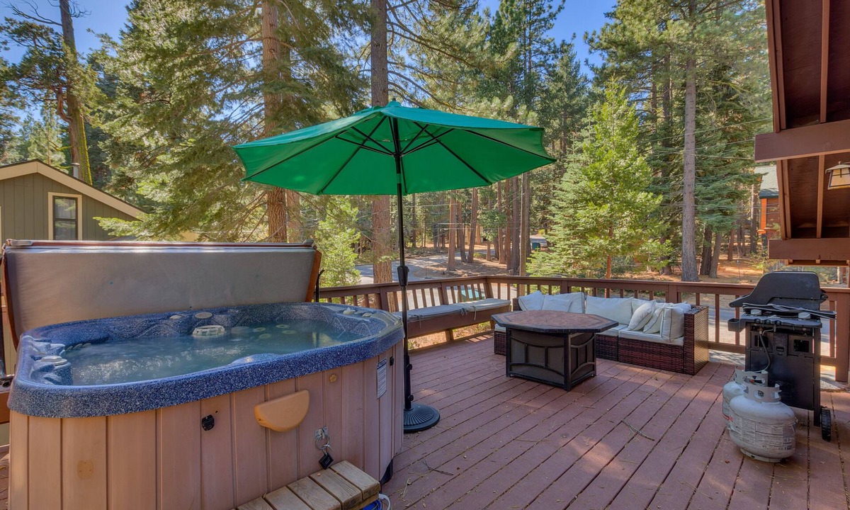 Sunnyside House | Tahoe Woods - Tahoe Park Beach Access w/Private Hot Tub Dogs OK