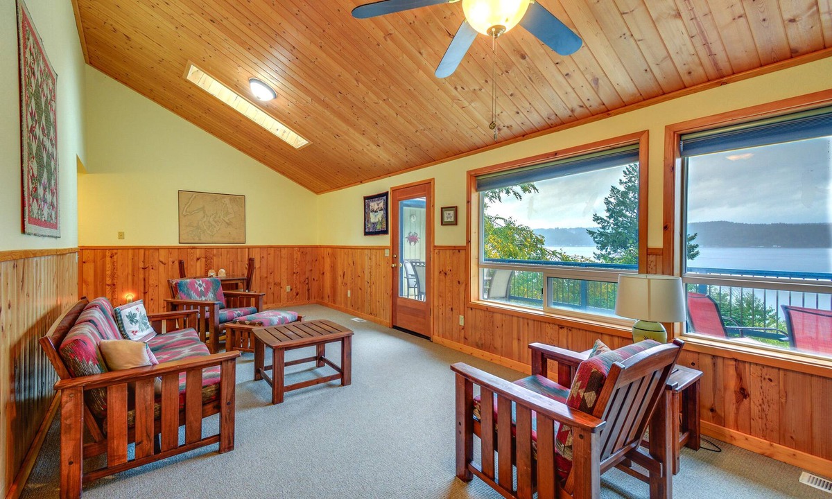 Matlock Cabin | Tahuya Cabin: Hood Canal + Olympic Mountain Views!