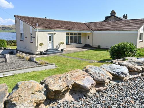Tighnabruaich House | Taigh An Uillt