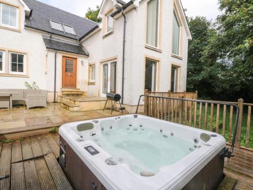 Killin House | Taighean Anndra