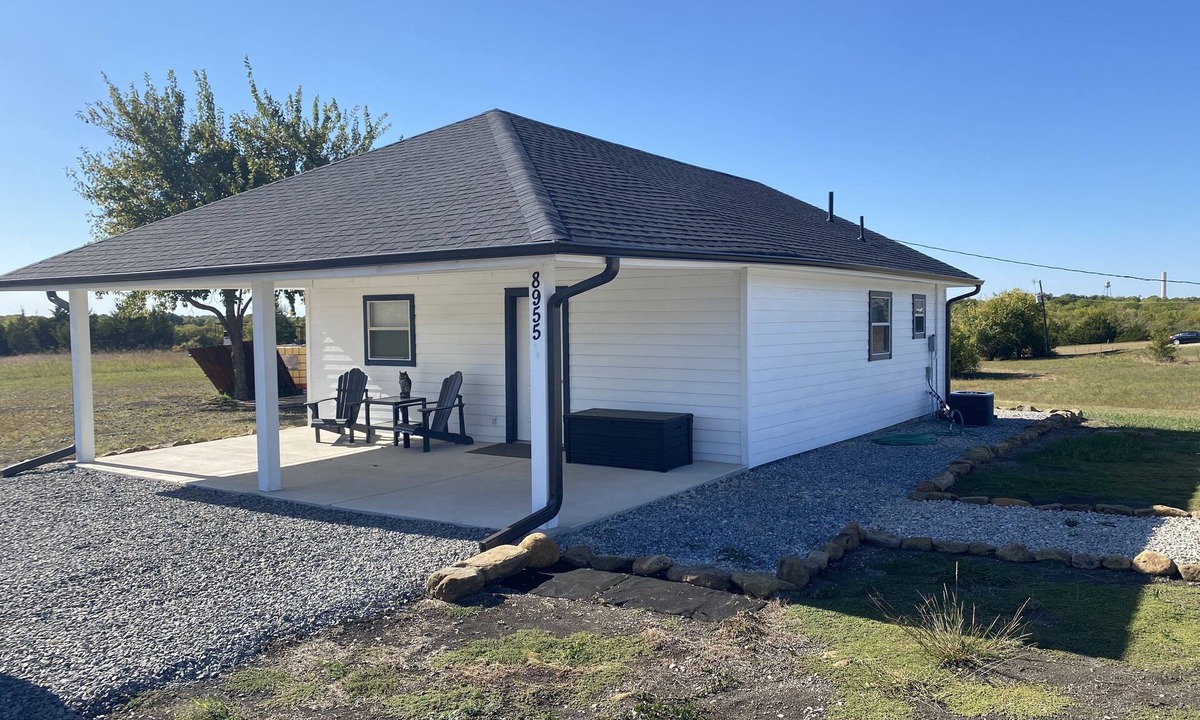 Westminster Cottage | Take a ride to the country side