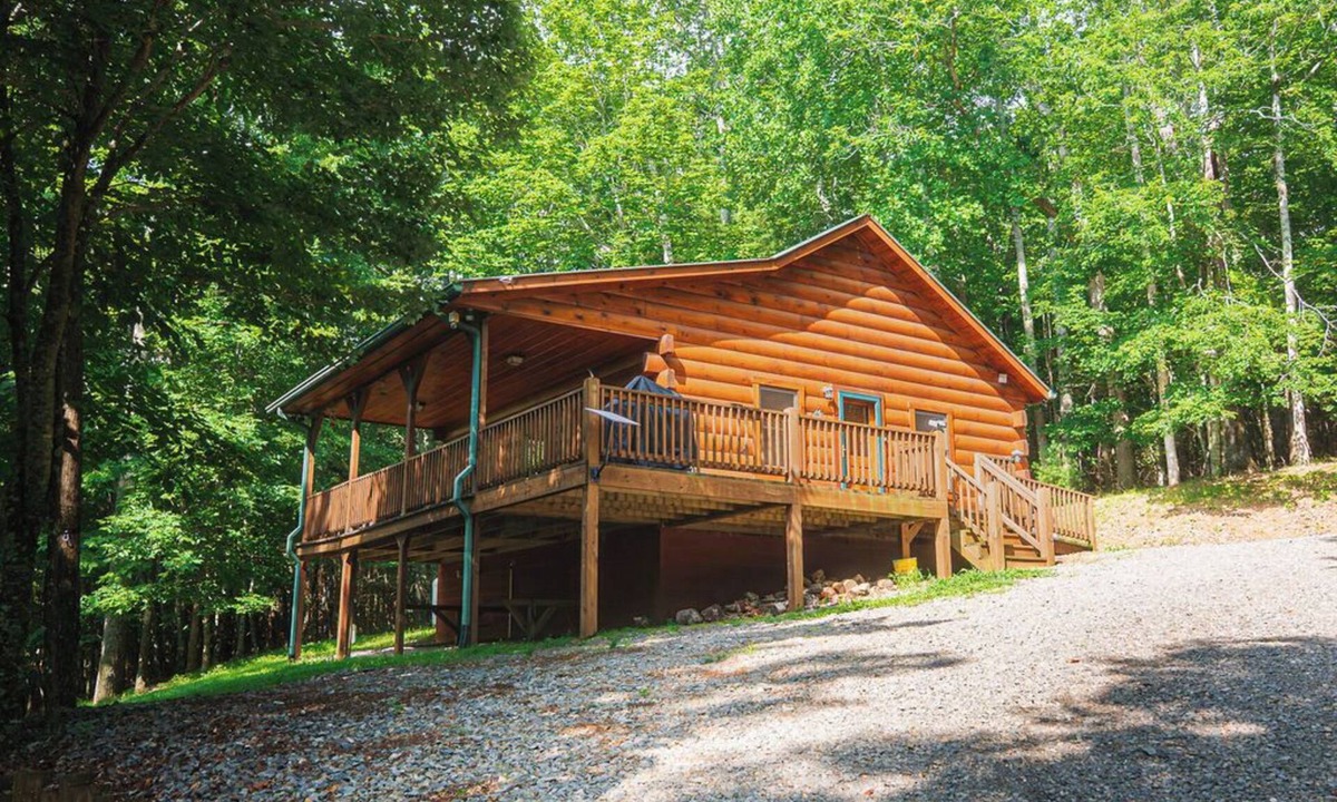 Piper Gap Cabin | Take in Nature @ Whispering Woods, Secluded and Stylish