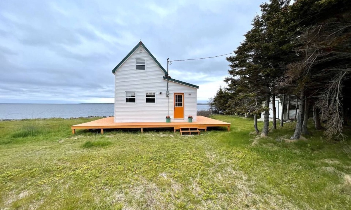 Grand Beach Cabin | Take it easy at this tranquil getaway, only steps from the beach!