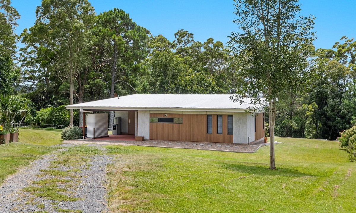 Tintenbar Cottage | Take it easy at this unique and tranquil getaway.