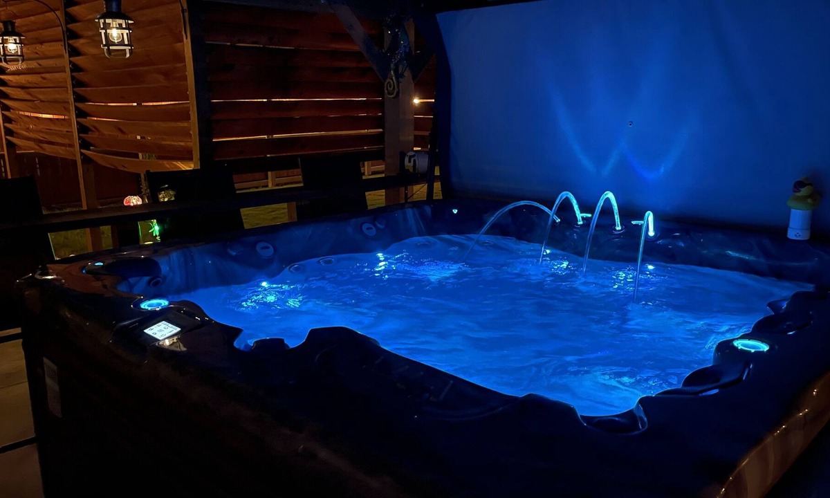 Odessa House | Take it easy at this unique and tranquil getaway. Relaxing all the way.