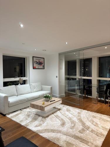 Canary Wharf Apartment | Talisman Tower
