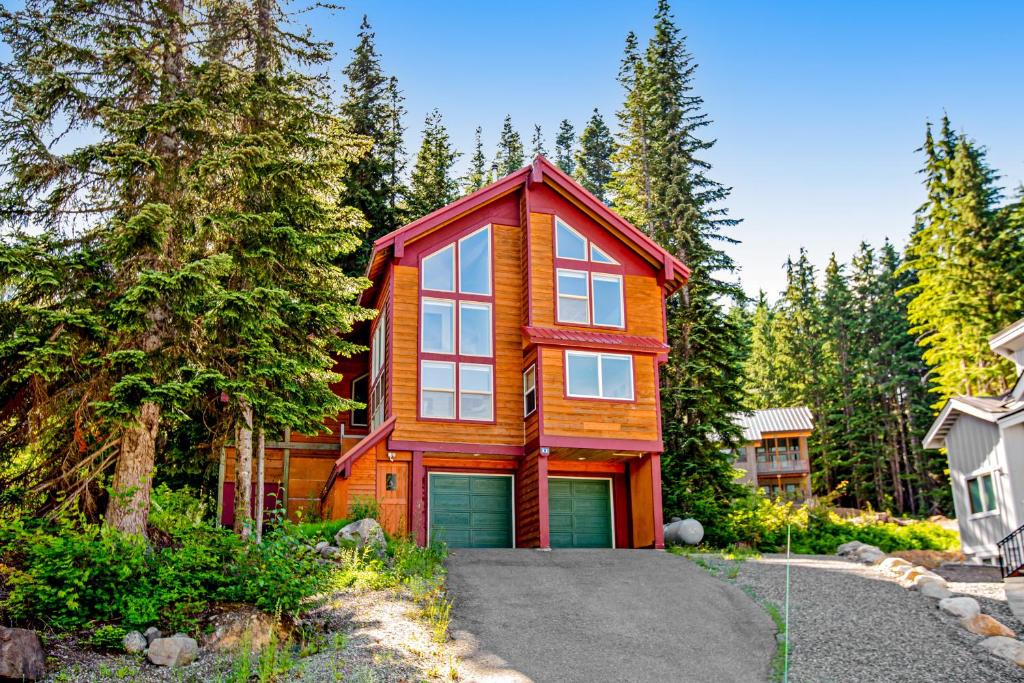 Hyak House | Tall Timber Lodge