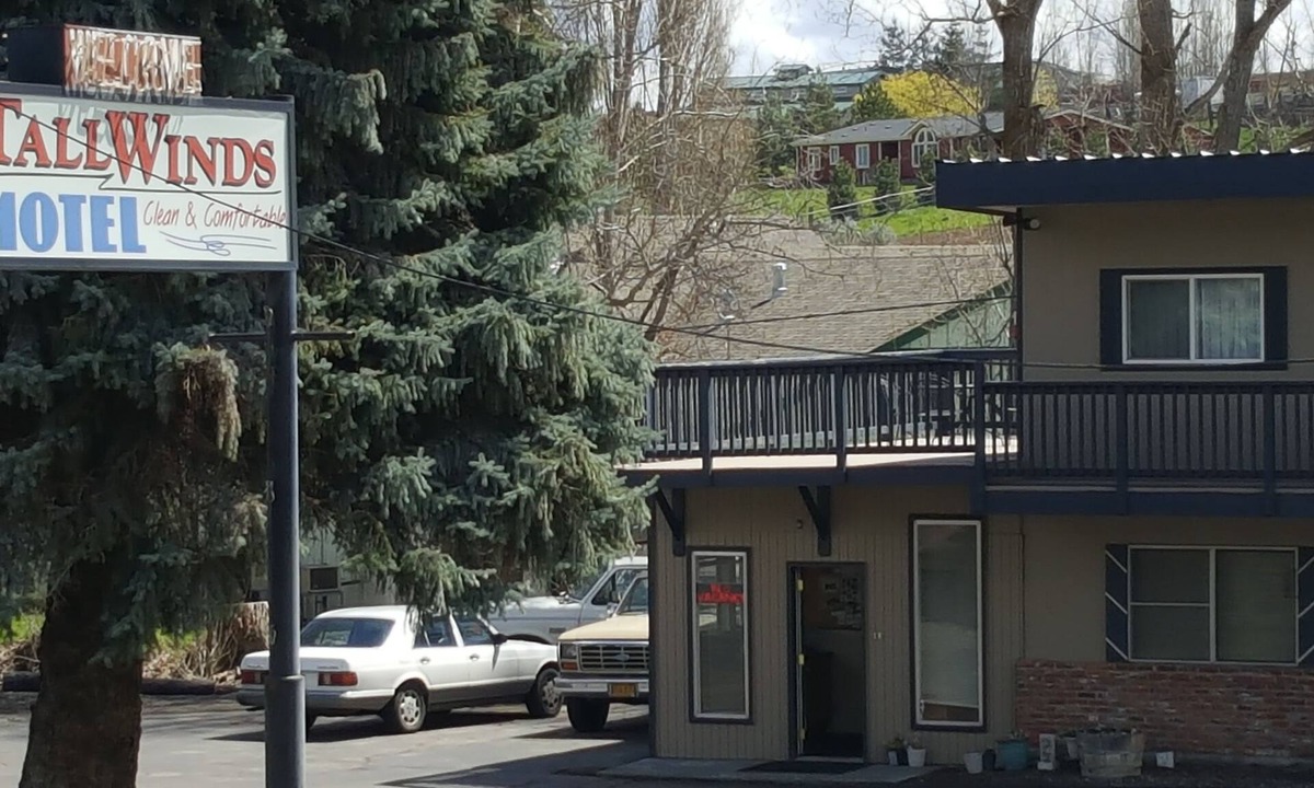 Moro Hotel | Tall Winds Motel