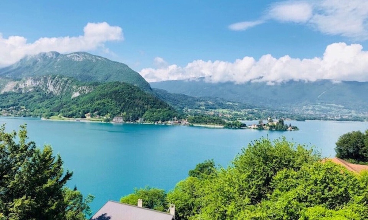 Talloires-Montmin House | TALLOIRES, VUE PANORAMIQUE SUR LE LAC, Villa, 8pers