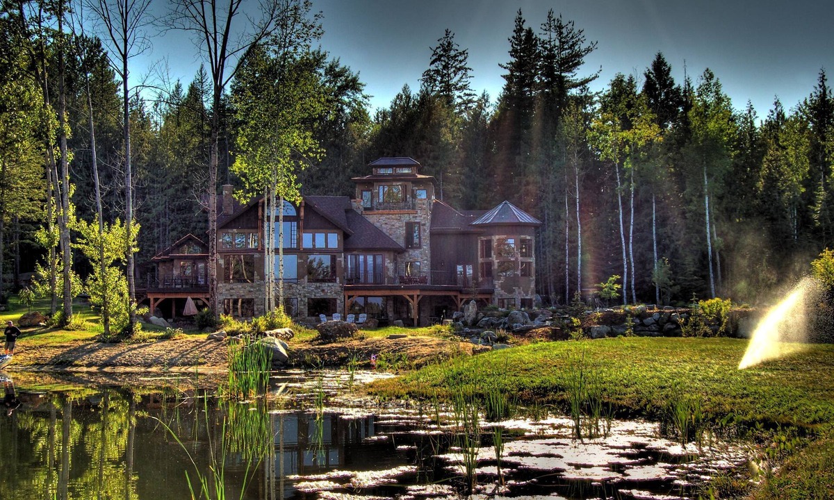 Sandpoint Hotel | Talus Rock Retreat