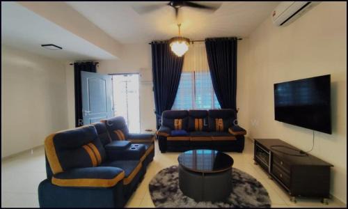 Bukit Beruntung House | Taman Adenium