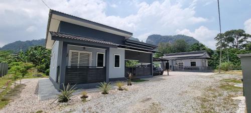Hulu Kinta Ski Chalet | Tambun Hillview Cottage 1