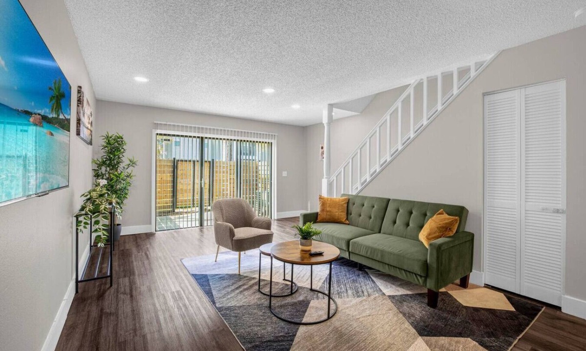 University House | Tampa's Peaceful Retreat