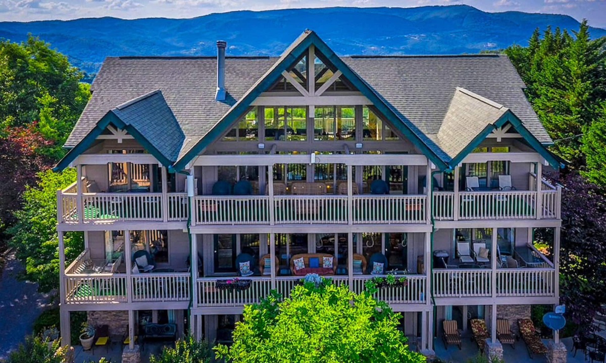 Gatlinburg - Pigeon Forge Cabin | Tanasi Lodge - Weddings - Retreats - Gathering