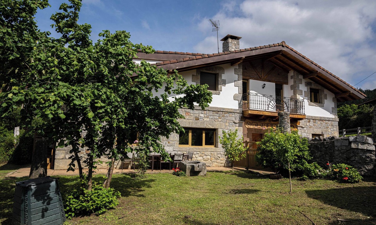 Gautegiz Arteaga House | Tanbolin - Spacious Baserri with garden in Urdaibai