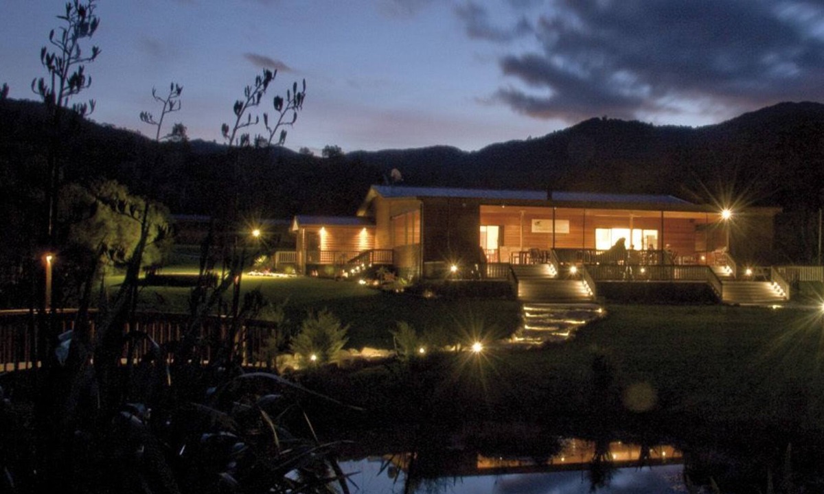 Port Charles Cabin | Tangiaro Kiwi Retreat