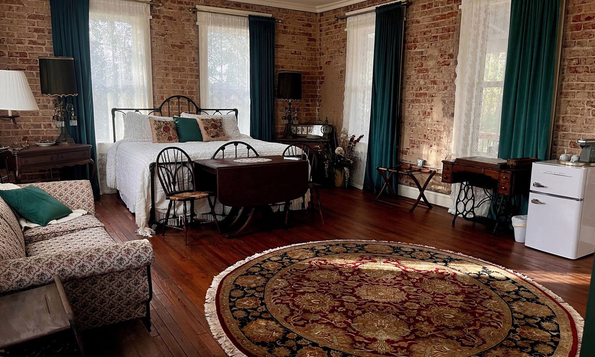 Welcome Cabin | Tanglewood Inn